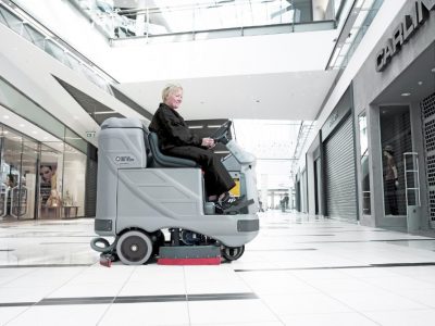 scrubber dryer floor cleaner